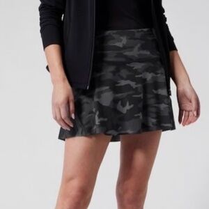ATHLETA Womens Small Black Gray Camo Ace Printed Tennis Skort Skirt D14